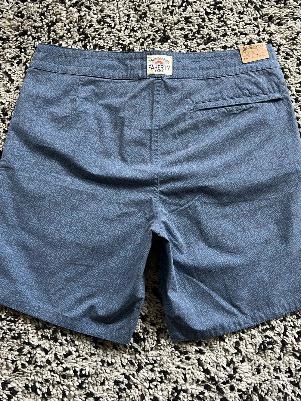 Faherty Biarritz Board Shorts Blue 7” Inseam Tie Waist Quick Dry Men’s Size 32